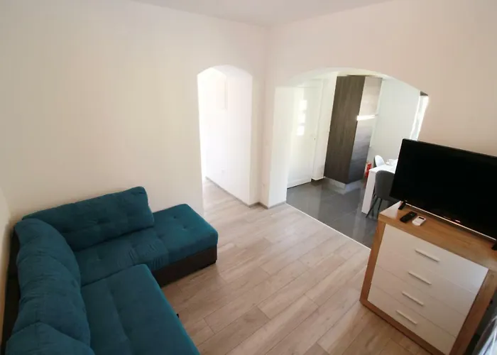 Apartment Sara With Seaview Petrcane