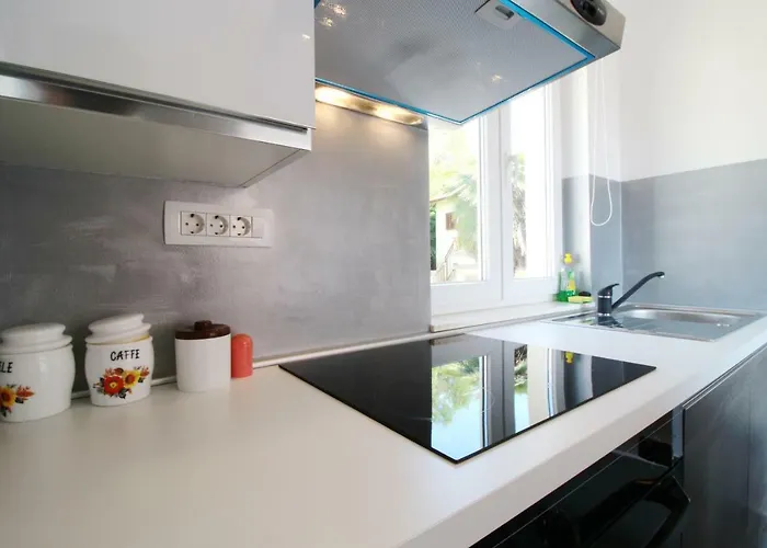 Sara With Seaview דירה *