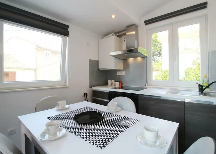 Sara With Seaview 돈제페트레케인